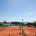 Very Nice Family Apartment, Direct Pool Access