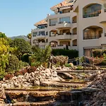 2 Bedroom Apartment Next To The Beach In Elviria, Marbella