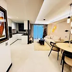 Salvador Center Premium