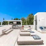 All About Villa Serenity