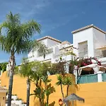 Senorio De Gonzaga Great 2 Bedroom Apartment With A Lovely Community Pool In The Heart Of Nueva Andalucia