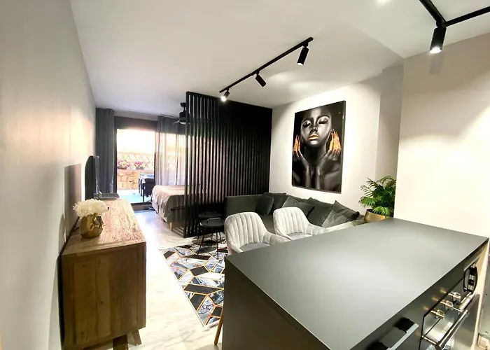 Golden Mile Marbella 2-Bedroom Rental