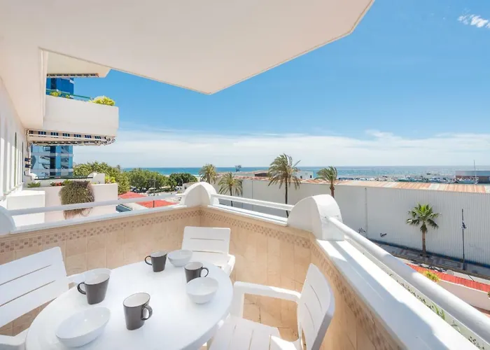 Downtown Seaview Apartment