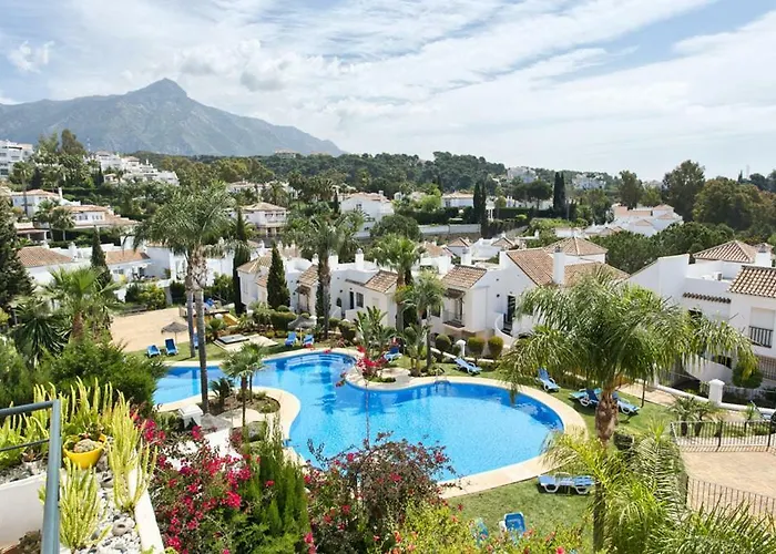 Senorio De Gonzaga Great 2 Bedroom Apartment With A Lovely Community Pool In The Heart Of Nueva Andalucia
