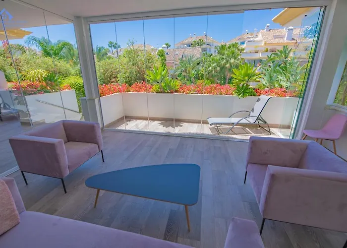 Luxury Apartment At Lomas Del Rey, Puente Romano