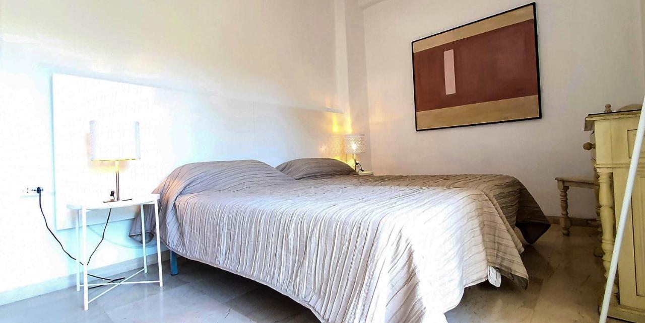 Skol 233. Wonderful Two Bedroom In Center. Apartamento *