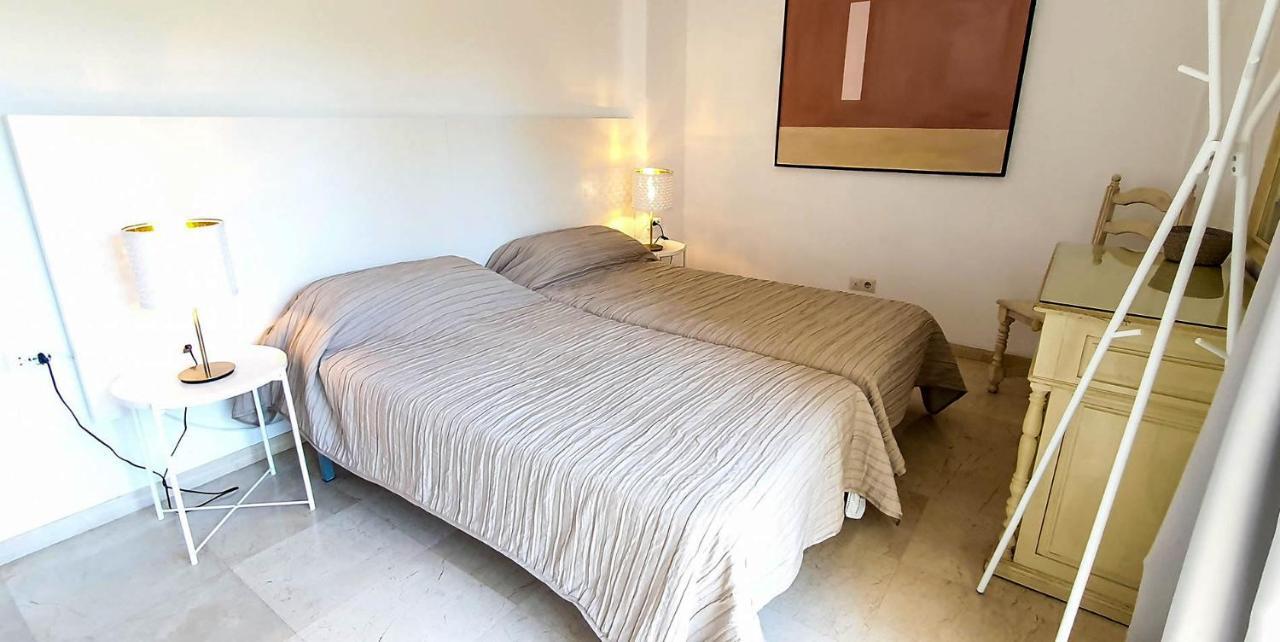Skol 233. Wonderful Two Bedroom In Center. *