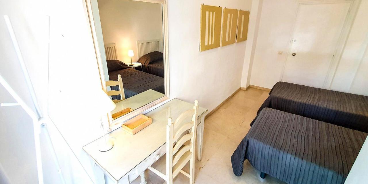 Skol 233. Wonderful Two Bedroom In Center. *