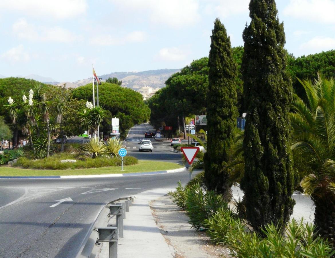 New Listing - Luxury 2 Bedroom Apartment, Immaculate Condition, In Elviria Near Apartment *