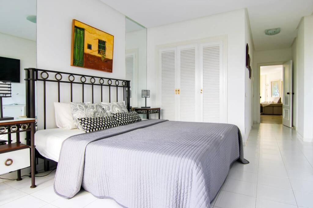 Apartment Oleholidays Del Mar Primera Linea Playa *
