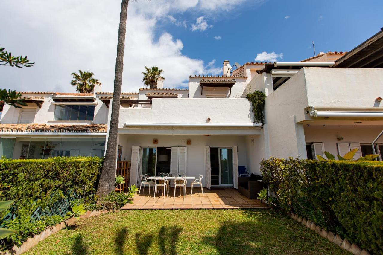 Casa 1 Linea De Playa. Ferienhaus Marbella