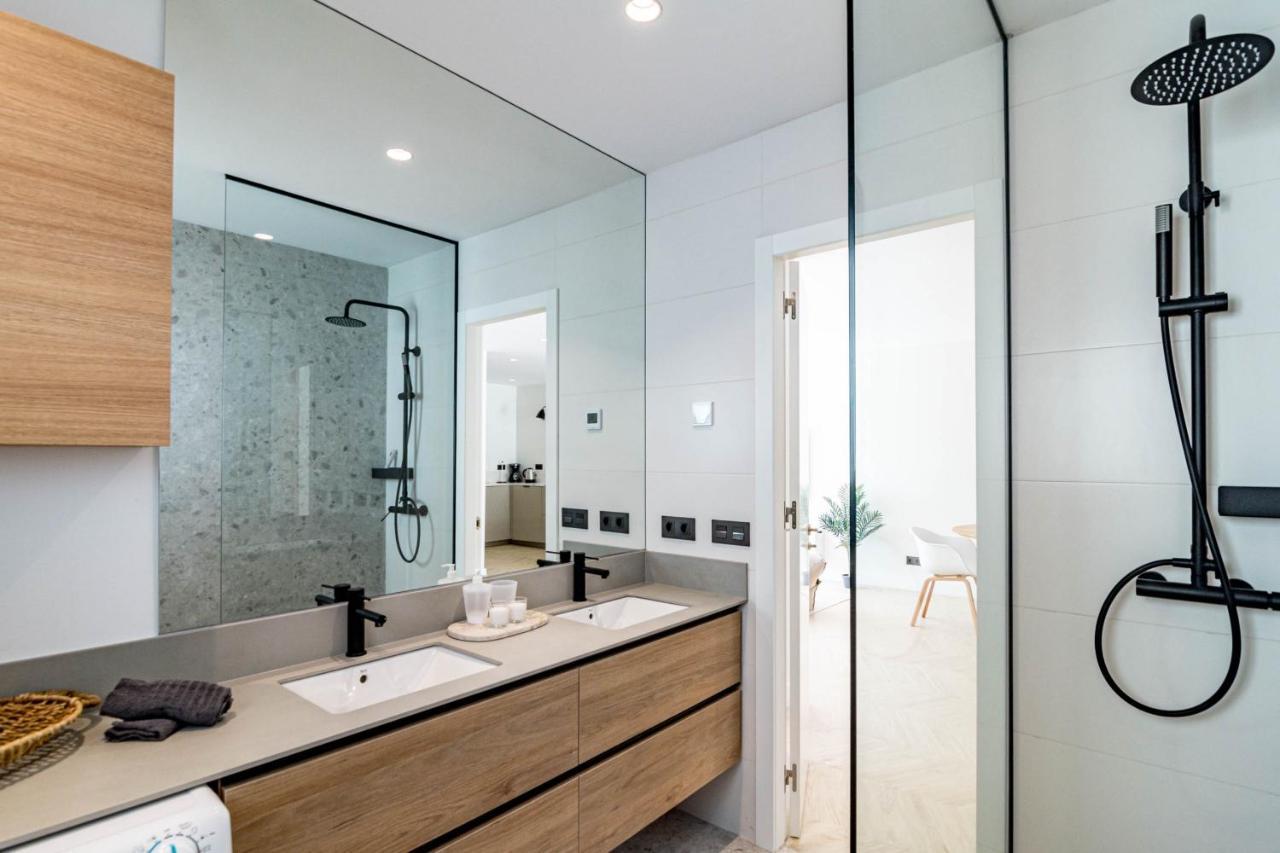 Fully Renovated Scandinavian Style 2 Bed In The Heart Of Puerto Banus * Marbella