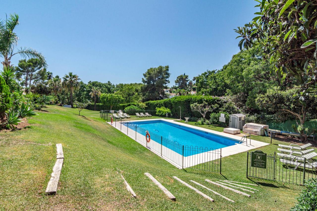 Vakantiehuis Fully Renovated Scandinavian Style 2 Bed In The Heart Of Puerto Banus Marbella