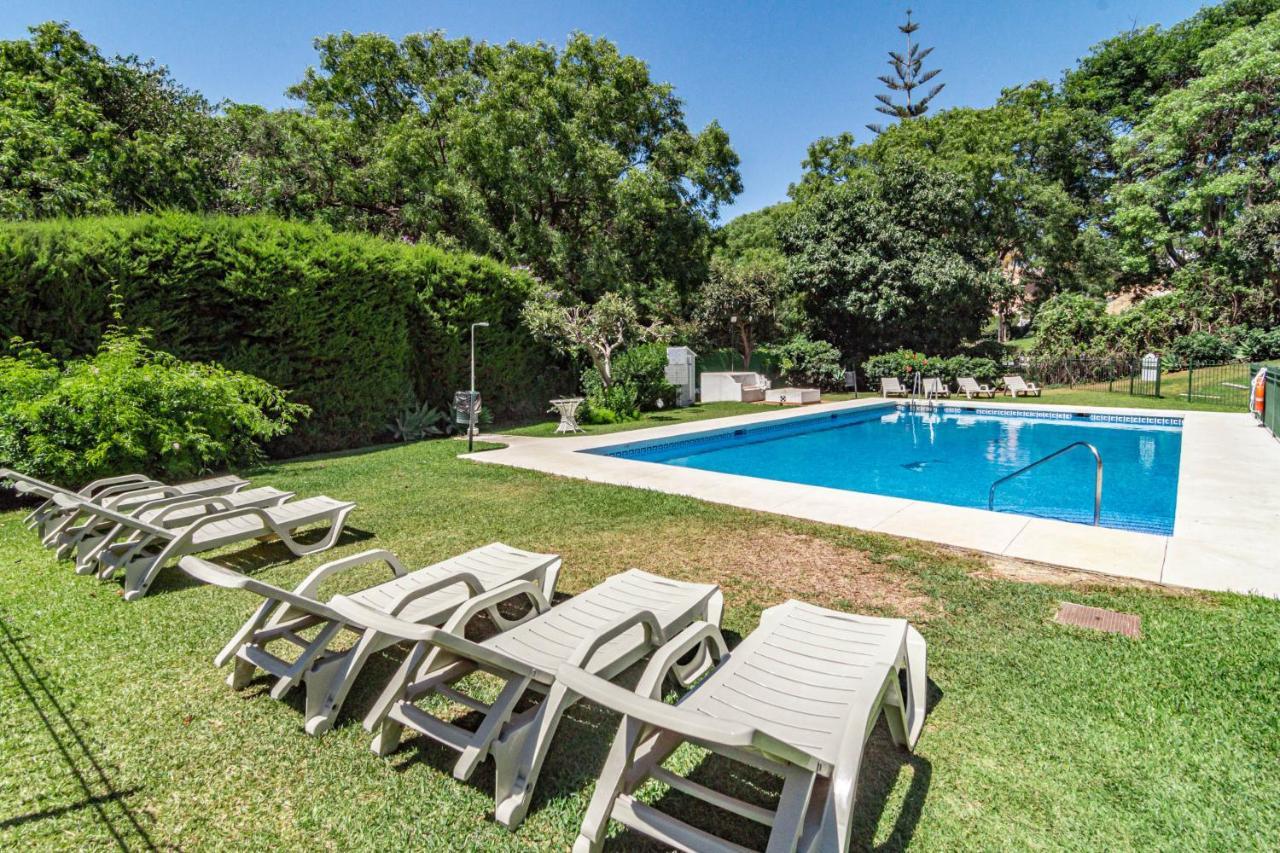 Fully Renovated Scandinavian Style 2 Bed In The Heart Of Puerto Banus Vakantiehuis