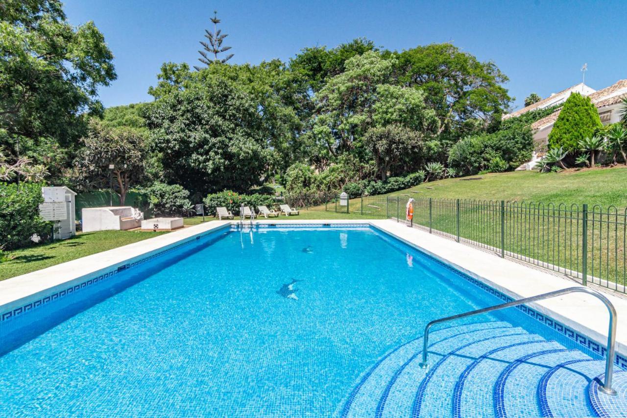 Vakantiehuis Fully Renovated Scandinavian Style 2 Bed In The Heart Of Puerto Banus Marbella