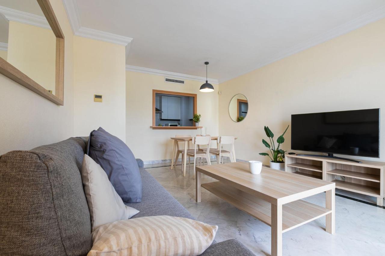 Puerto Banus, Marina Banus, 2br, 2bth, Pool, Parking, Marbella, 2h Apartment *