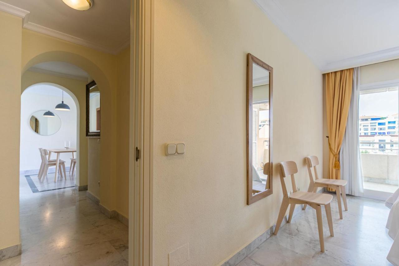 Puerto Banus, Marina Banus, 2br, 2bth, Pool, Parking, Marbella, 2h Apartment *