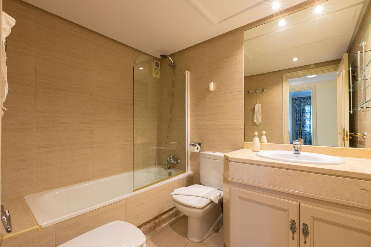 Puerto Banus, Marina Banus, 2br, 2bth, Pool, Parking, Marbella, 2h Marbella