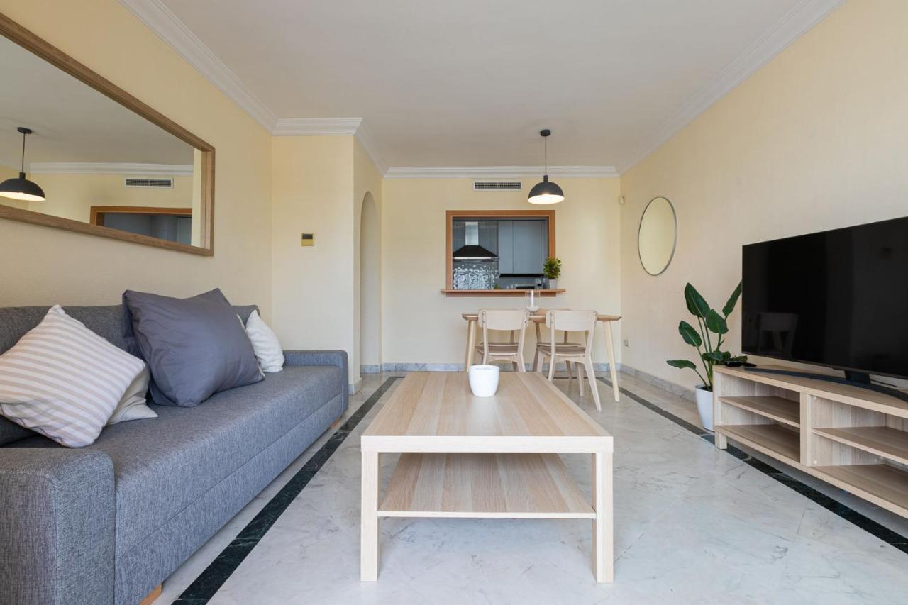 Apartment Puerto Banus, Marina Banus, 2br, 2bth, Pool, Parking, Marbella, 2h *