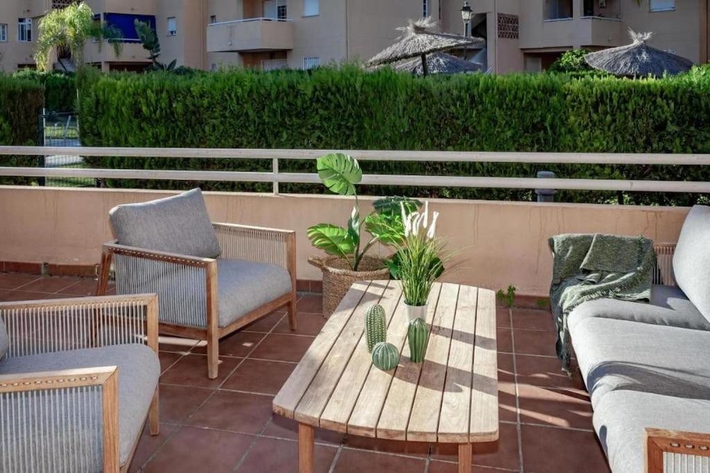 Peaceful Townhouse In Costabella Apartment