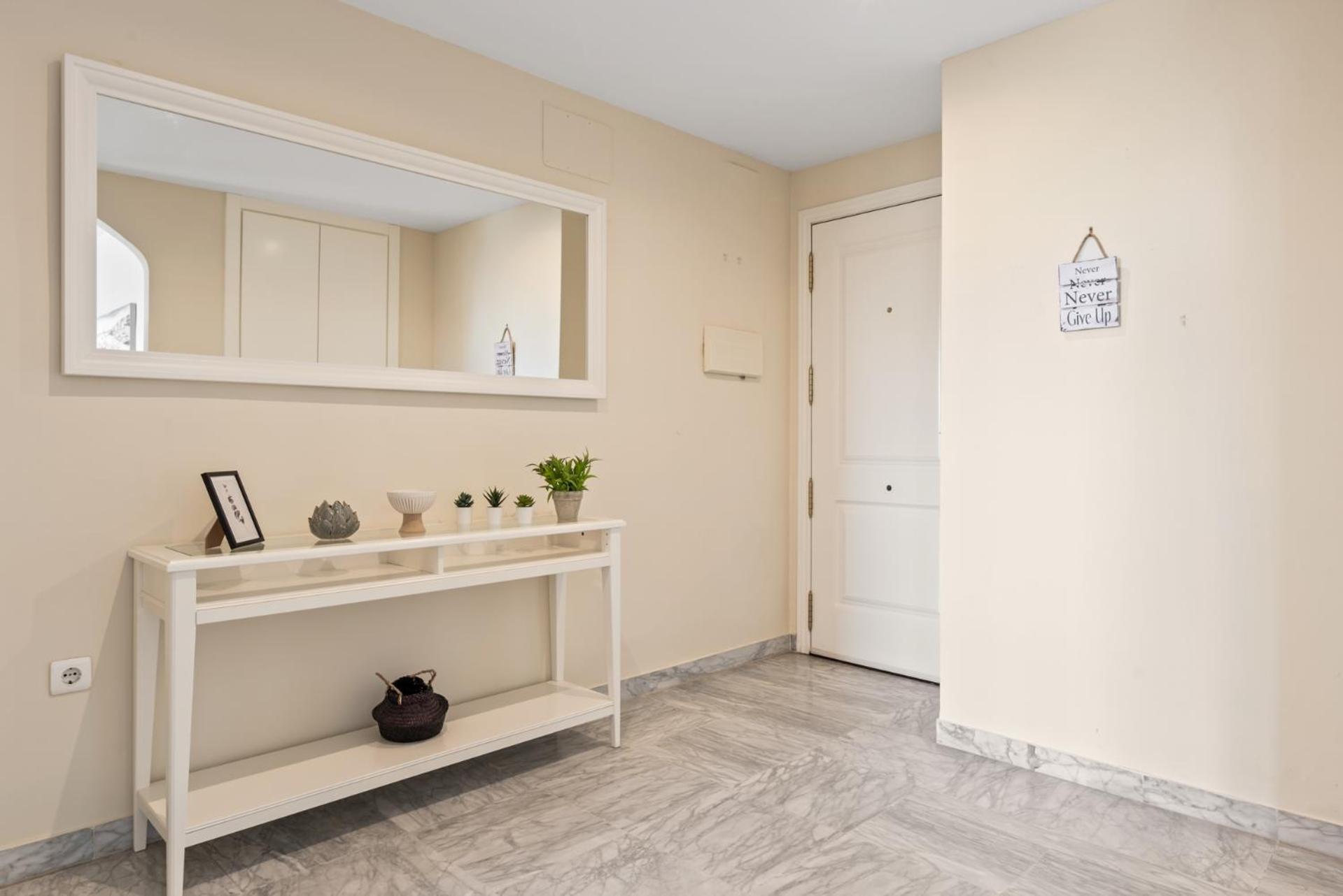 Appartement Lovely 2-bed 10 Mins Walk From Puerto Banus
