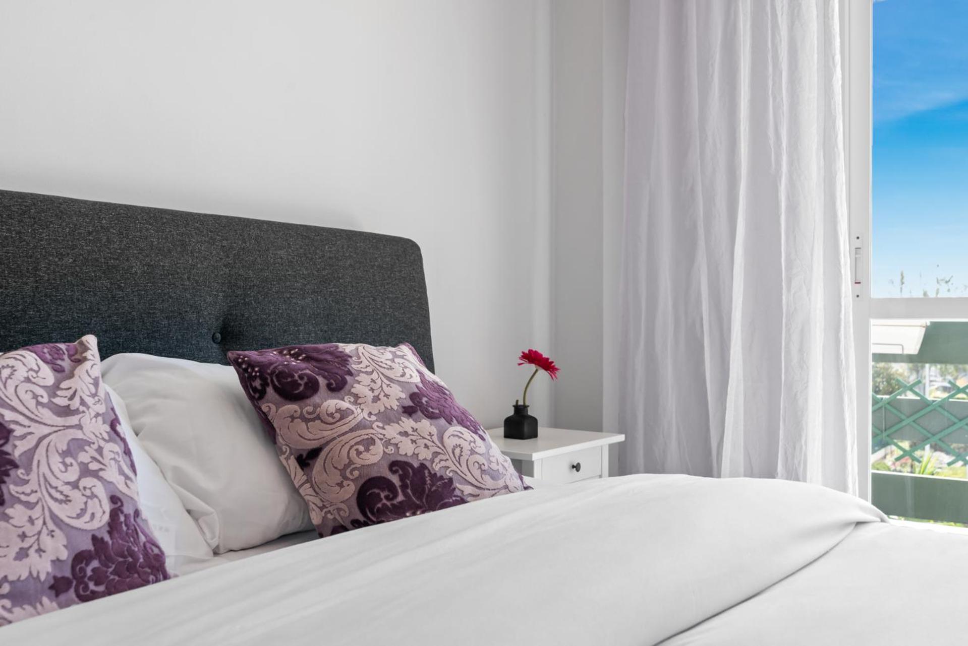 Lovely 2-bed 10 Mins Walk From Puerto Banus Appartement Marbella