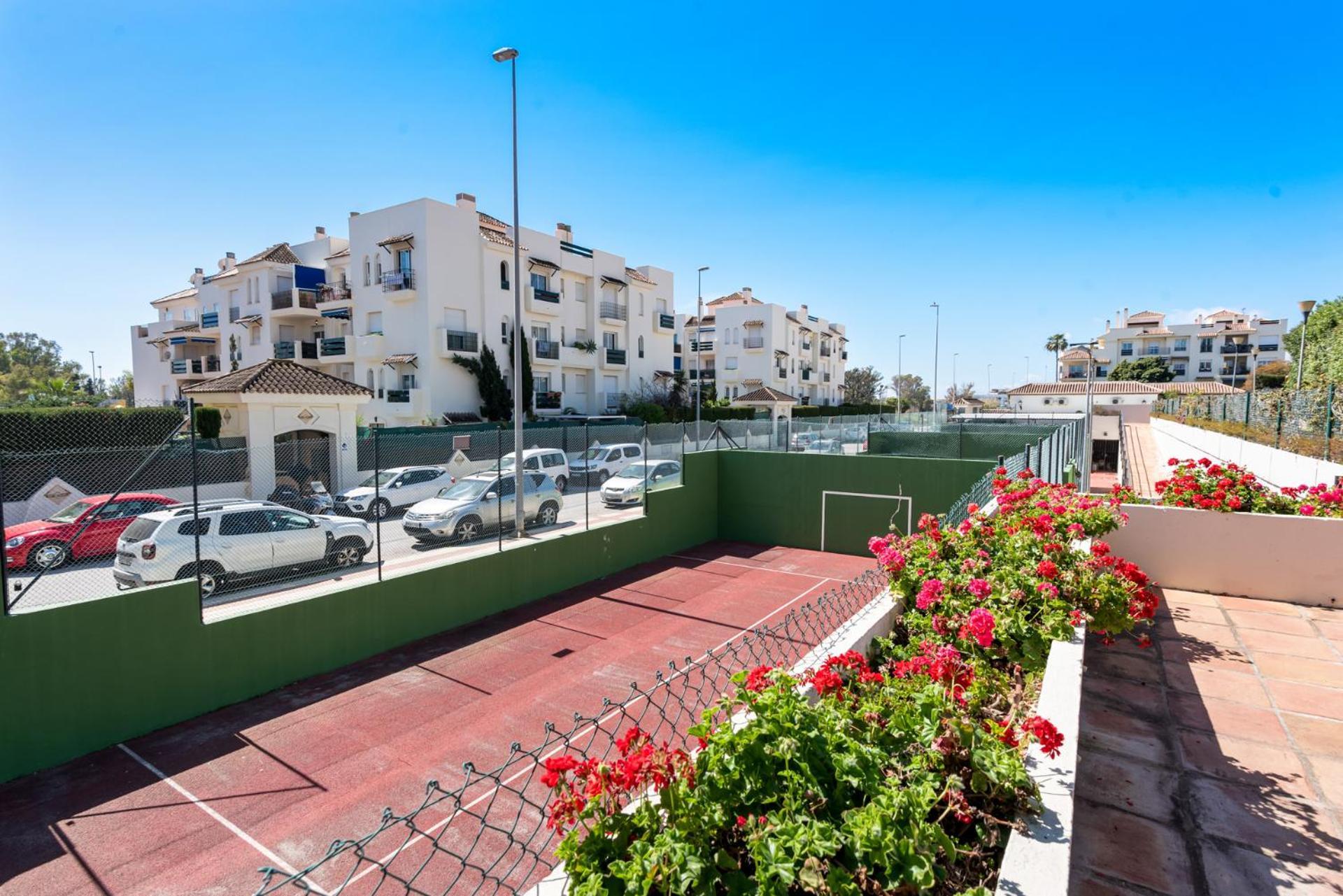 Appartement Lovely 2-bed 10 Mins Walk From Puerto Banus