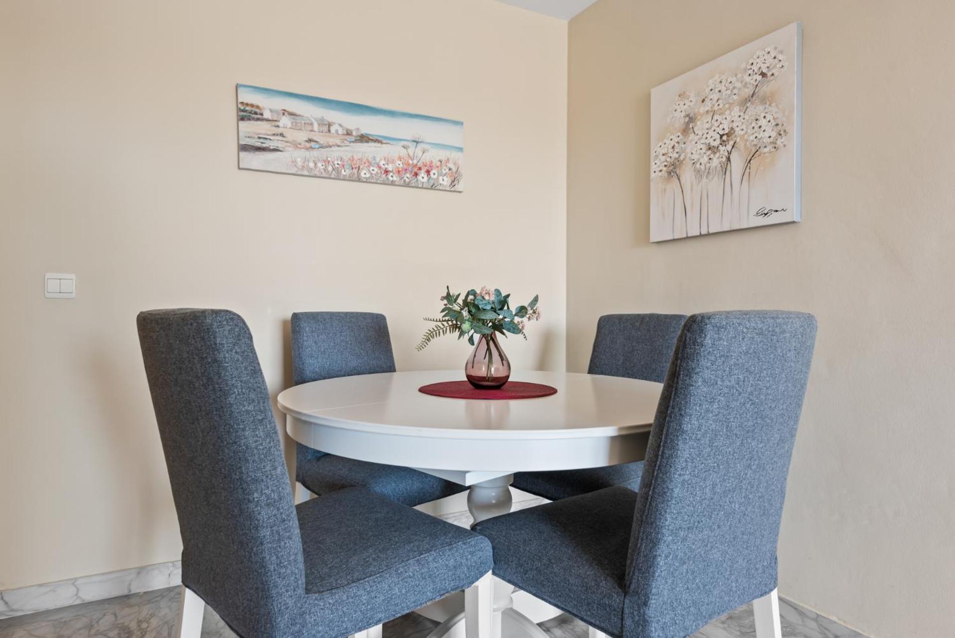 Appartement Lovely 2-bed 10 Mins Walk From Puerto Banus *