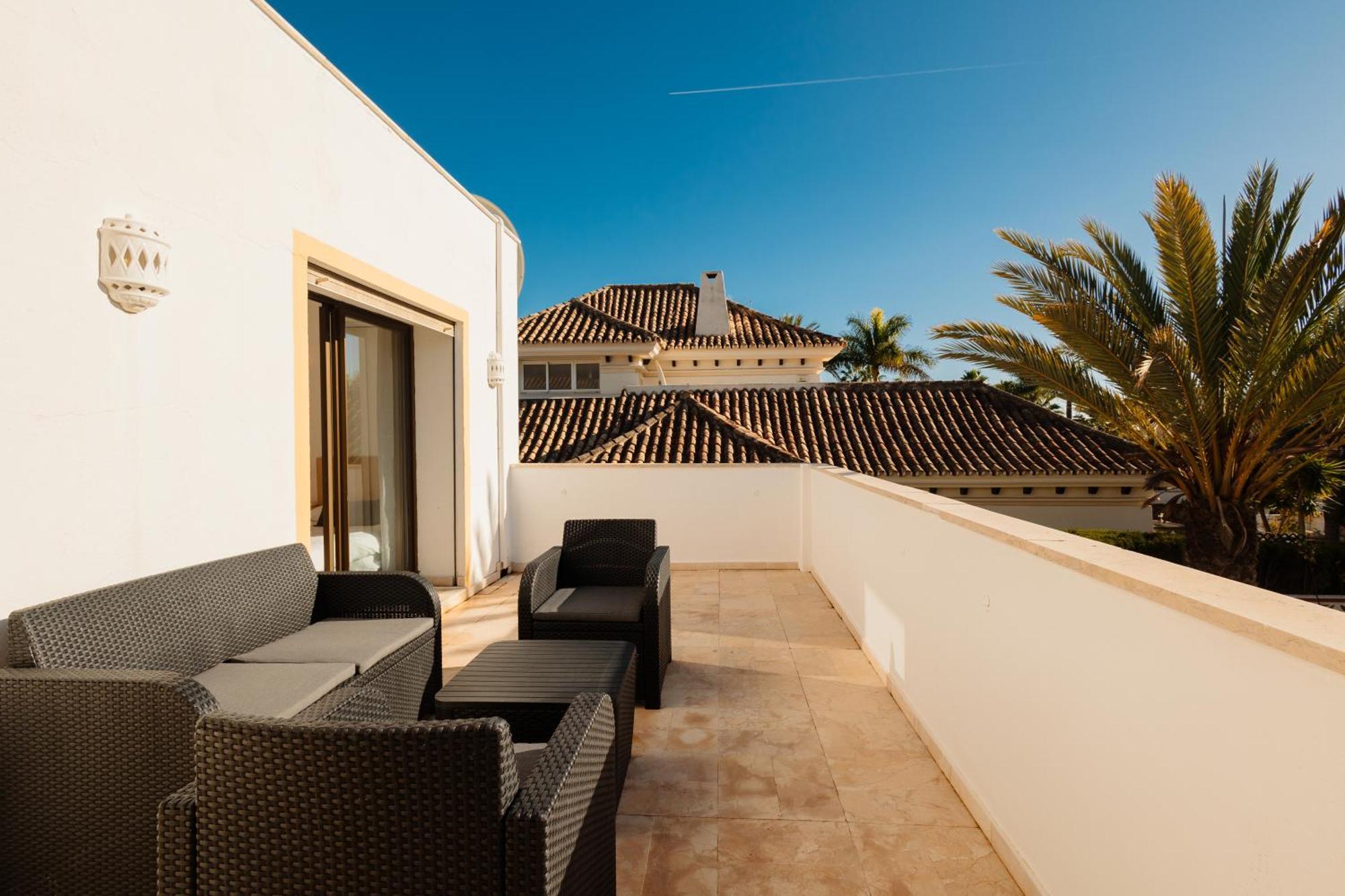 Spacious House With Pool, Garden And Solarium In Chapas, *