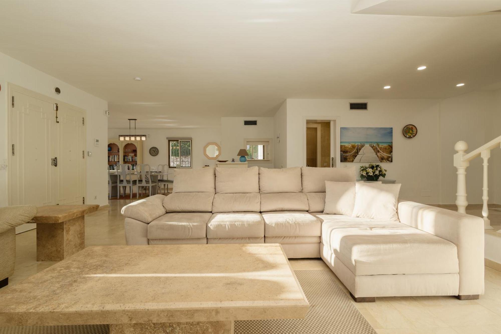 Spacious House With Pool, Garden And Solarium In Chapas, * Marbella