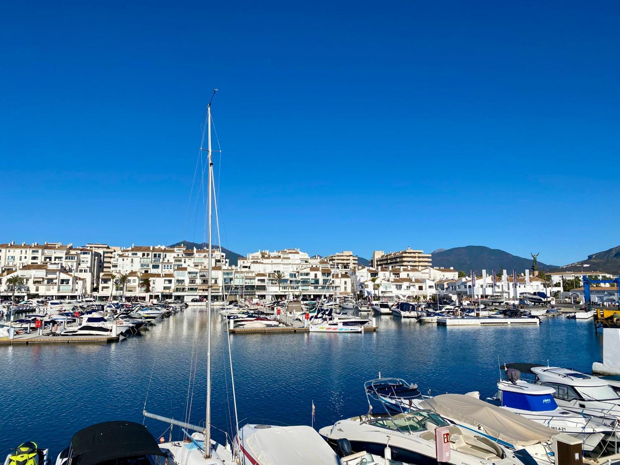 Luxury Puerto Banus Penthouse With Parking & Wi-fi Apartamento Marbella