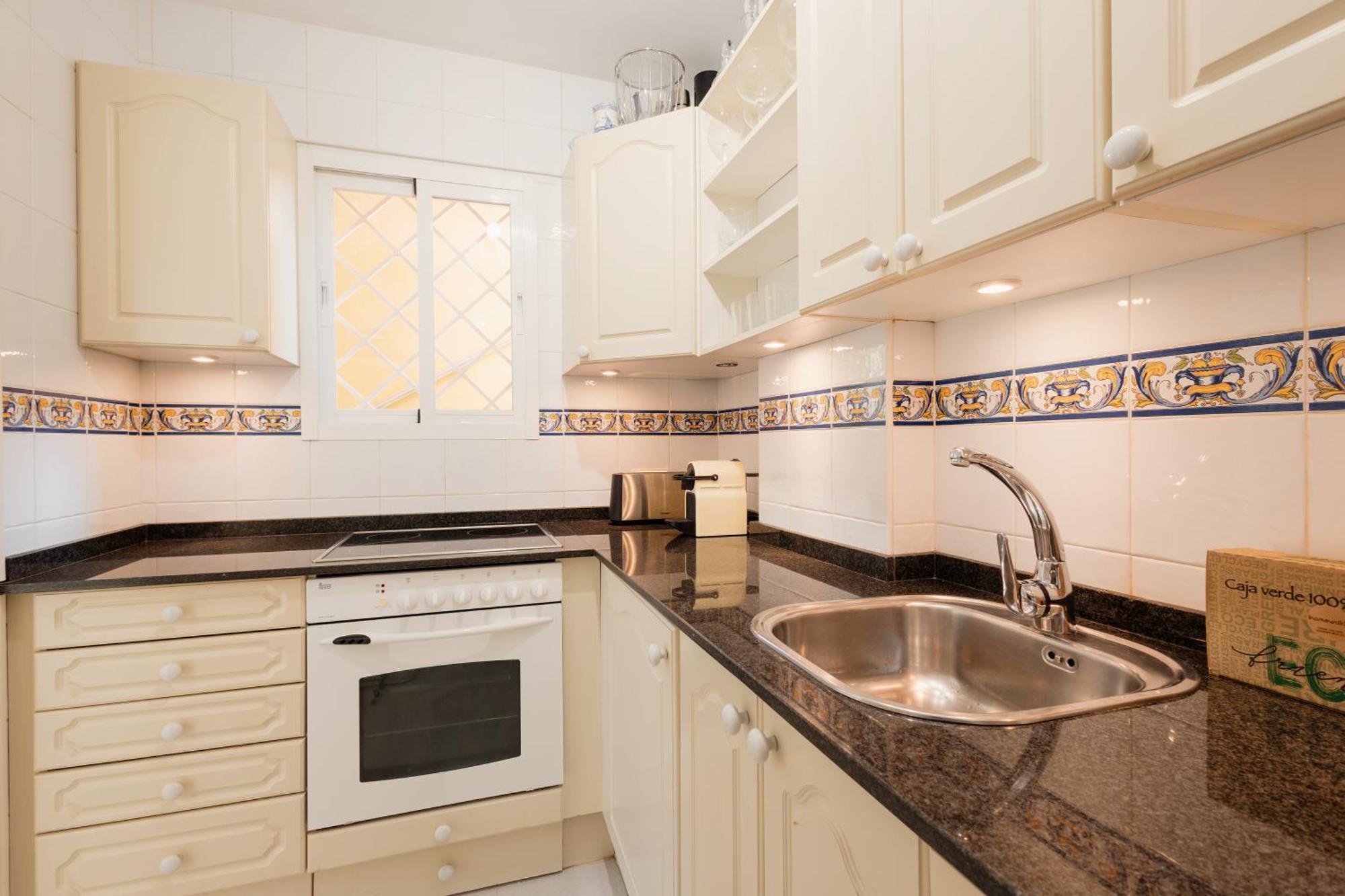Apartment, Close To Beaches, Restaurants And Supermarkets, In Urb. Park Beach, Elviria Apartamento Marbella