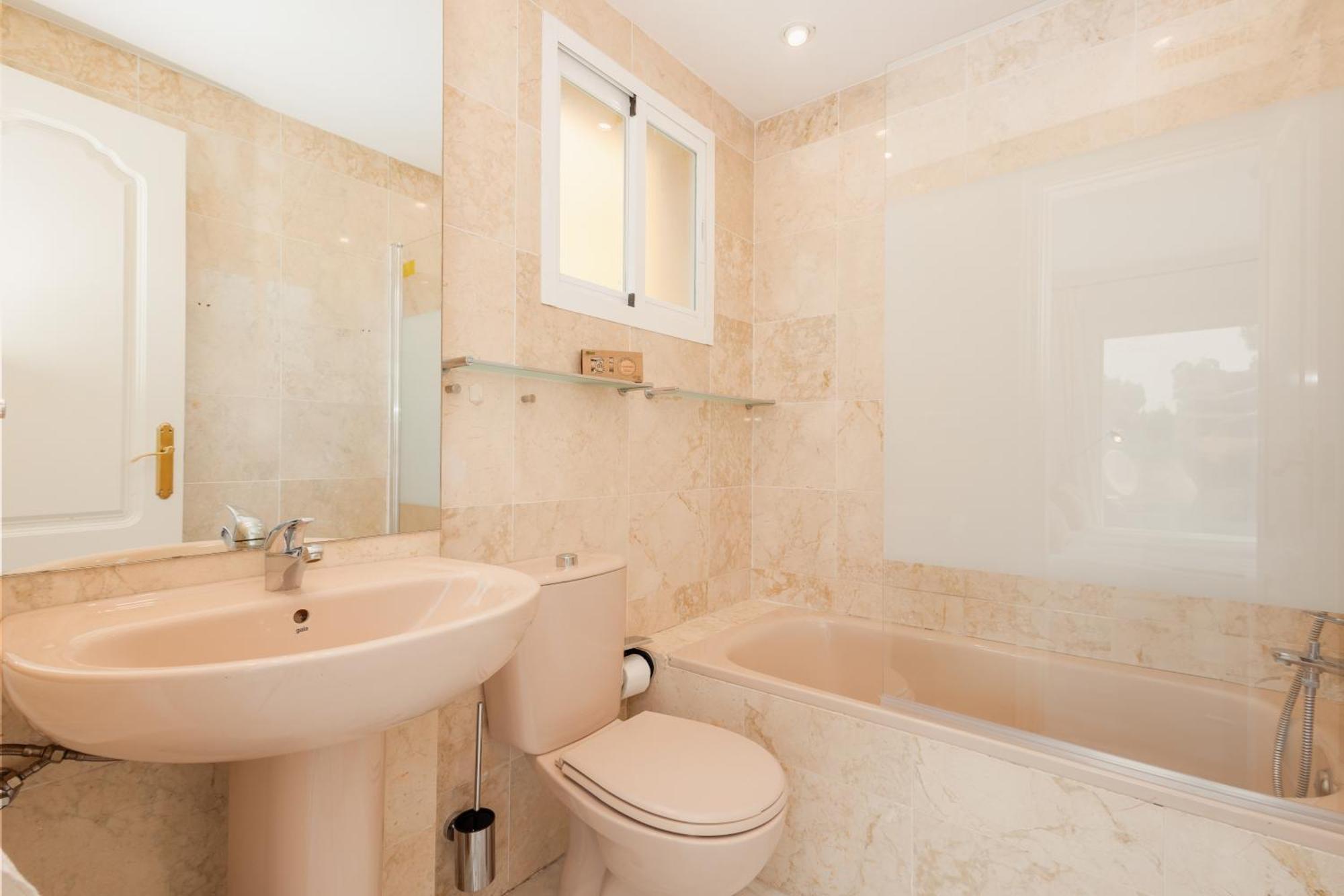 Apartment, Close To Beaches, Restaurants And Supermarkets, In Urb. Park Beach, Elviria Marbella