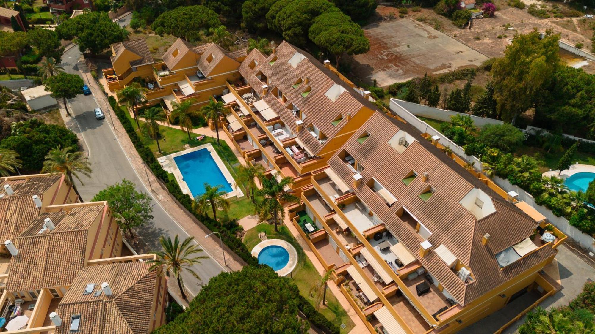 Apartment, Close To Beaches, Restaurants And Supermarkets, In Urb. Park Beach, Elviria Apartamento