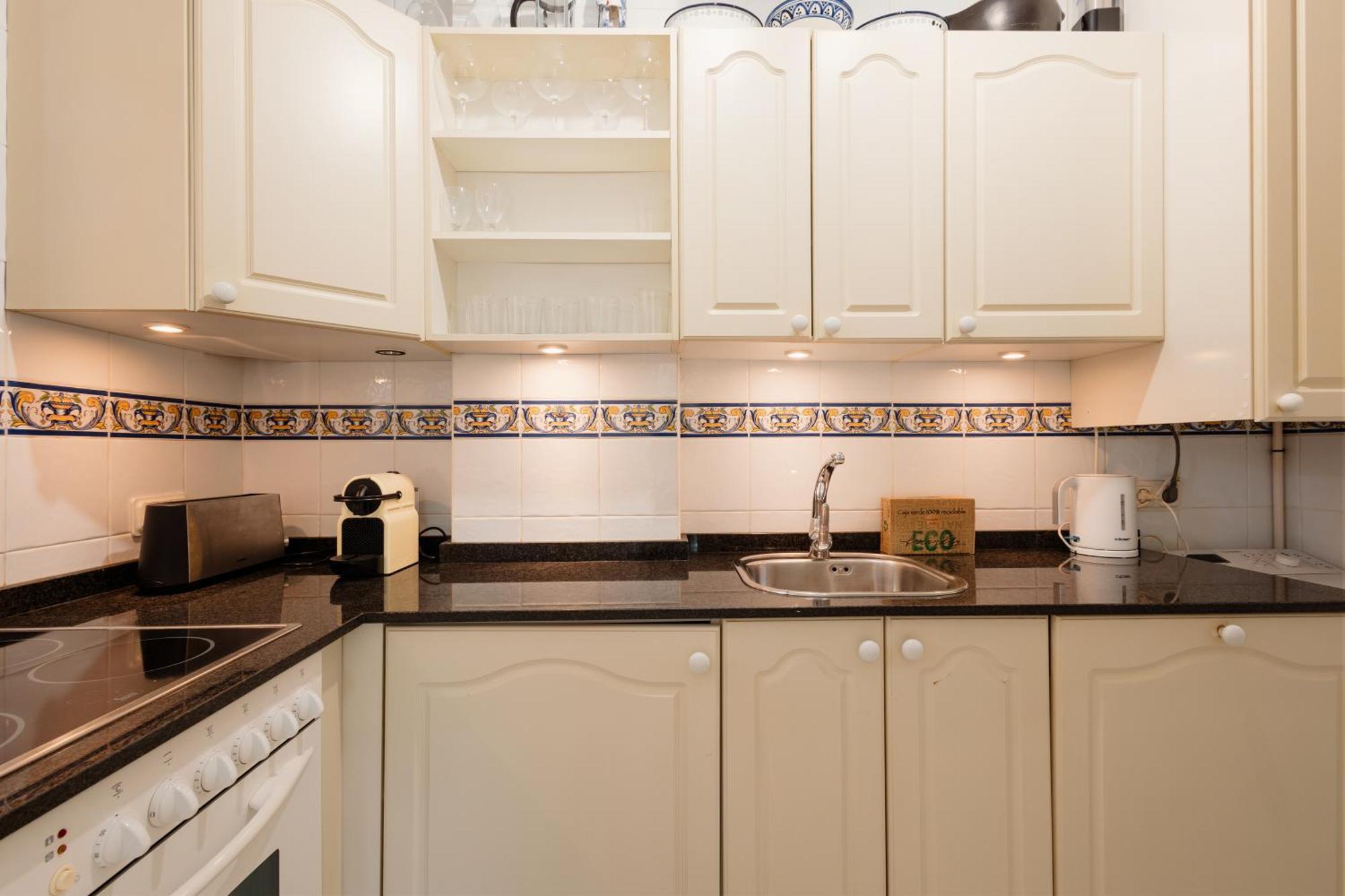Apartment, Close To Beaches, Restaurants And Supermarkets, In Urb. Park Beach, Elviria Apartamento *