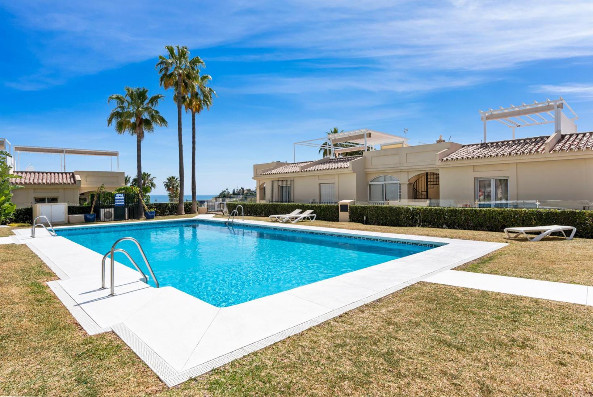 La Quinta Hills - Modern Andalusian-style With Rooftop Terrace