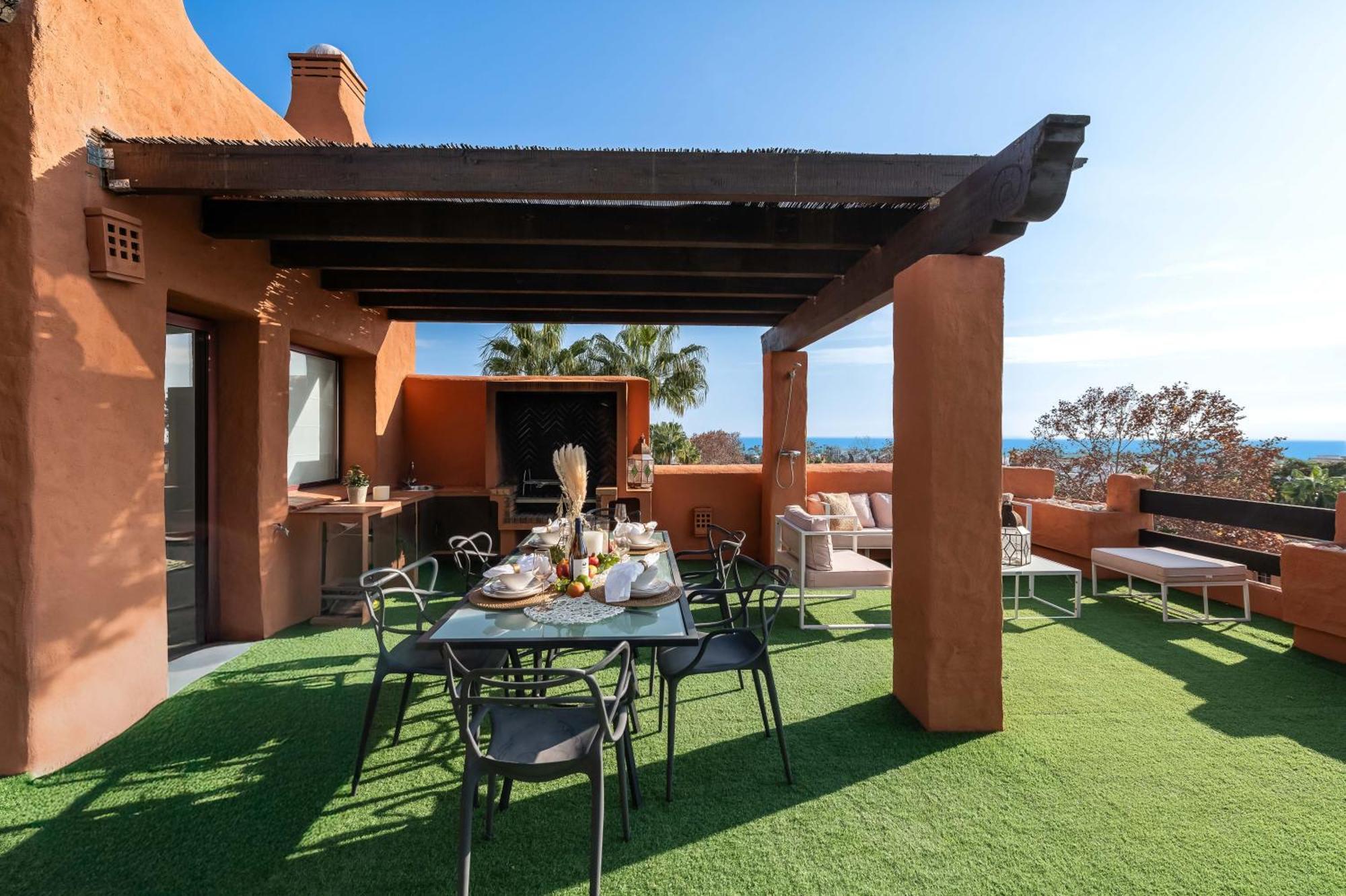 Vacation I La Alzambra Peaceful Hideaway With Sea Views Holiday home Marbella