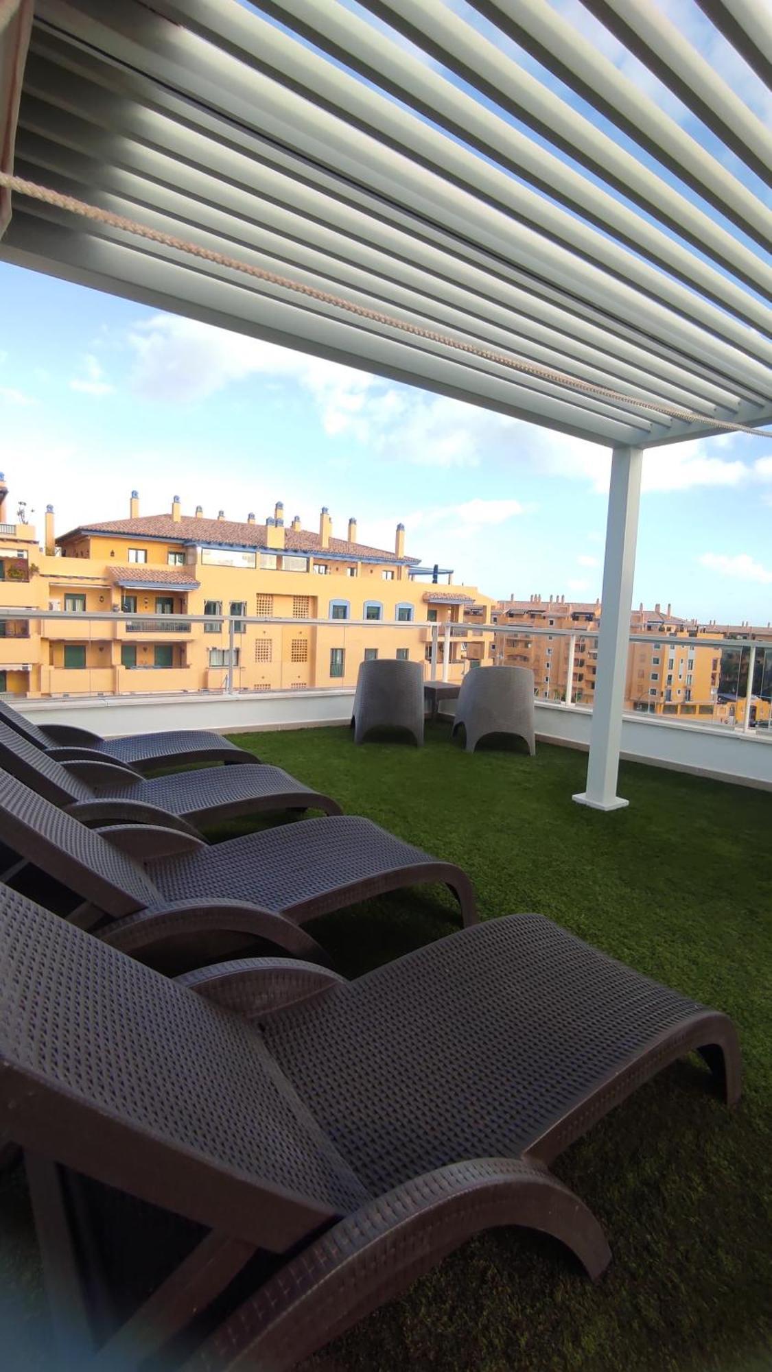 Deluxe 3 Bedroom By Aqua Apartments, *