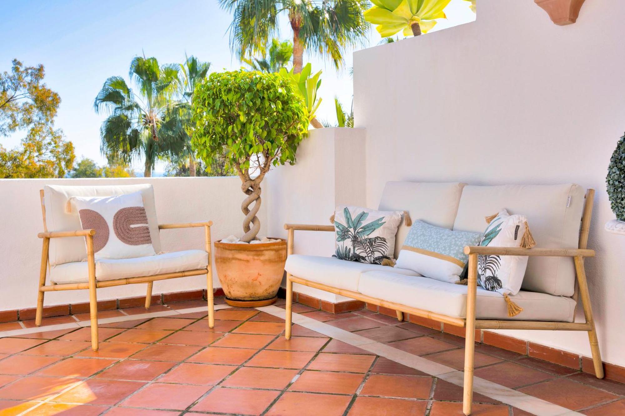 Luxury Penthouse With Sea Views In Marbella Golden Mile, Puente Romano Area Apartment