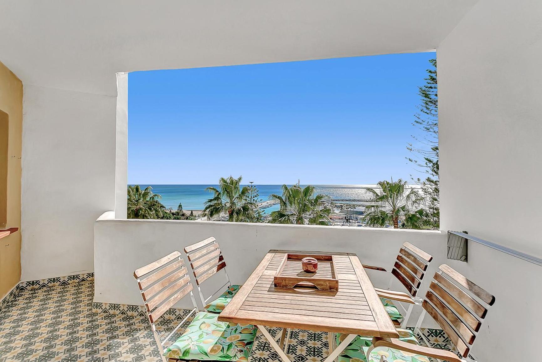 J95 Cabopino Marbella