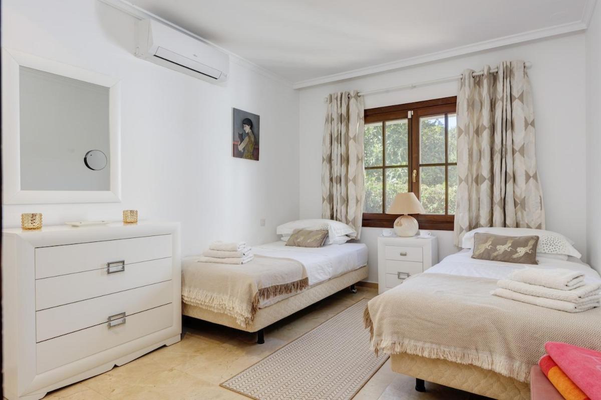 Casa Cumbre - 3 Bedroom Villa Marbella