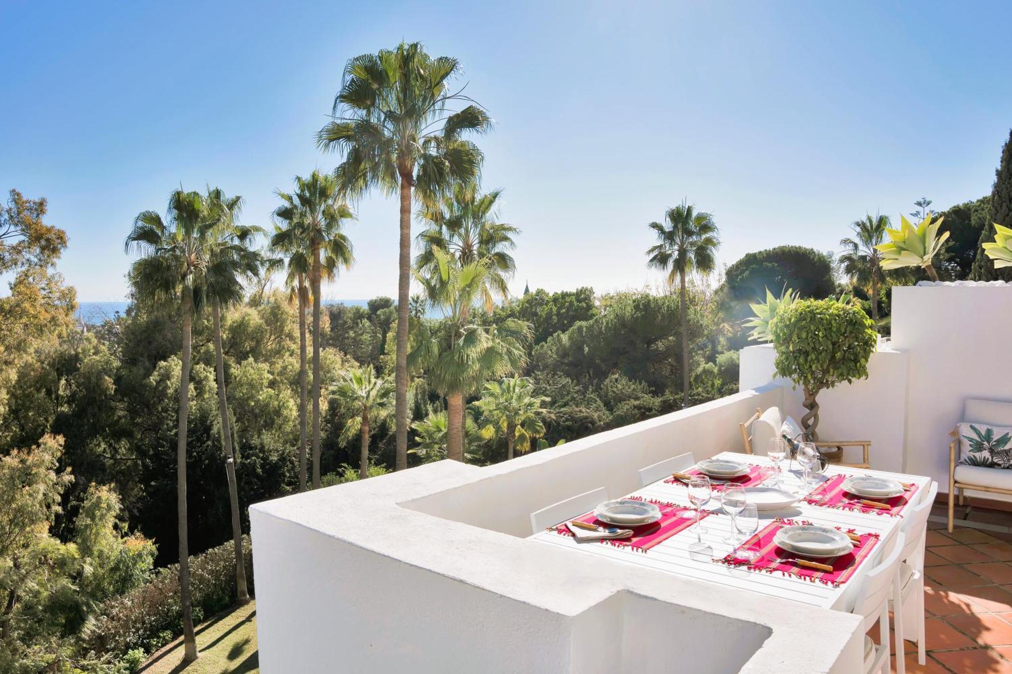 Luxury Penthouse With Sea Views In Marbella Golden Mile, Puente Romano Area Marbella