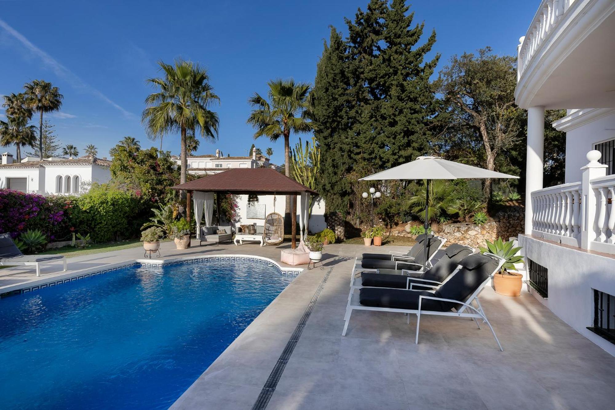 La Vida En Rosa Bed & Breakfast Marbella