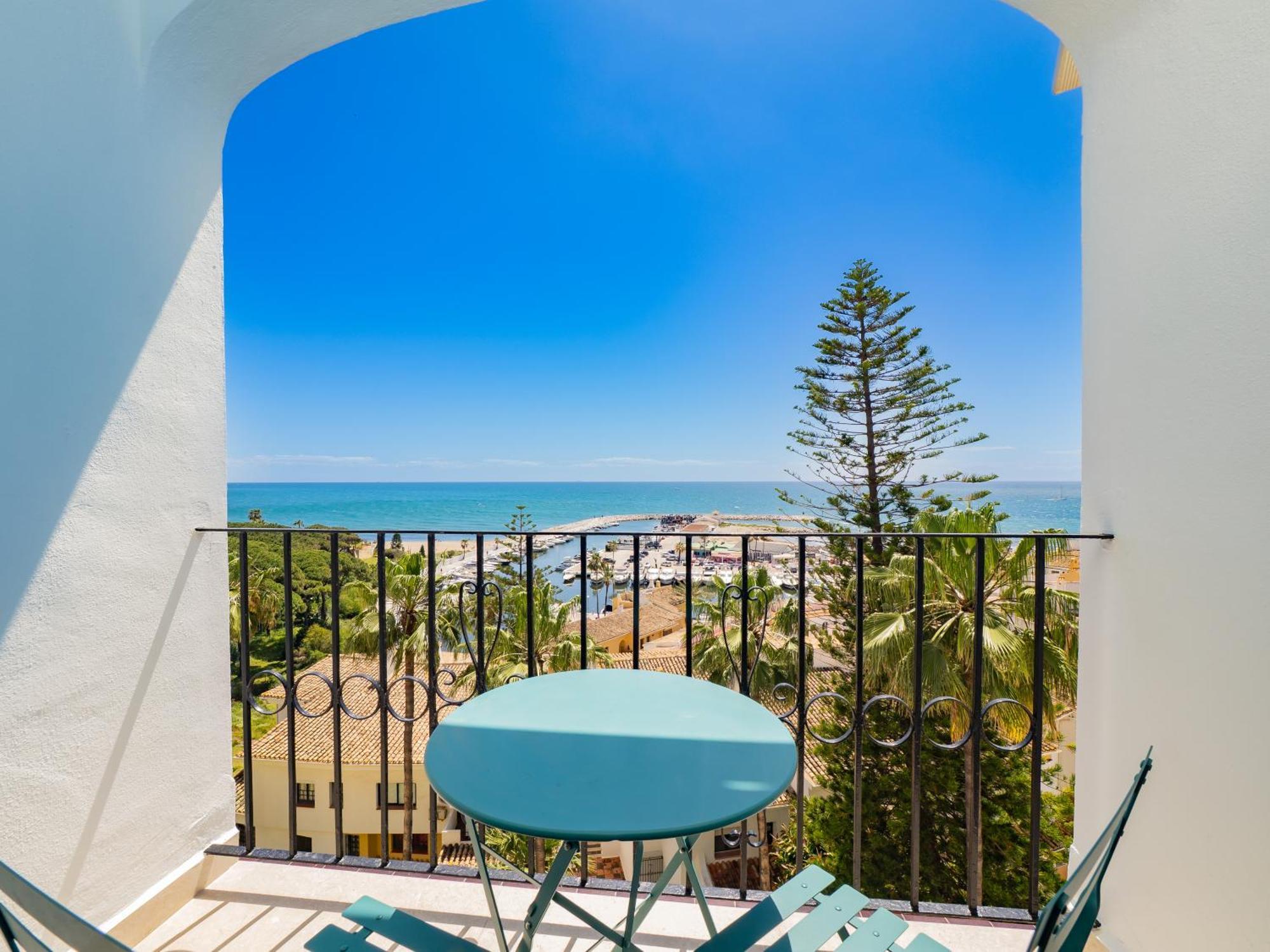 Espectacular Atico De 5 Niveles En Puerto De Cabopino Marbella