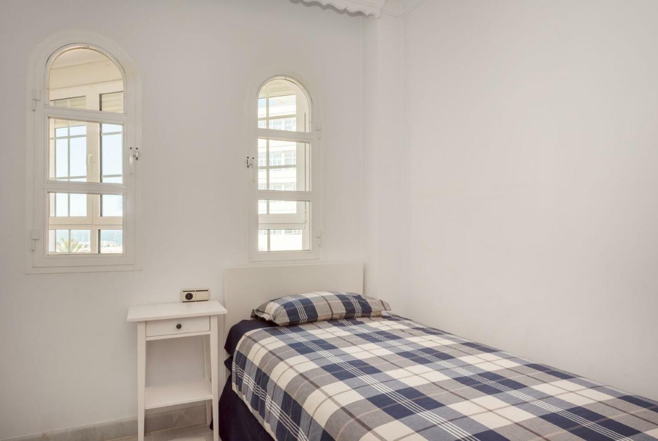 Downtown Seaview Apartment