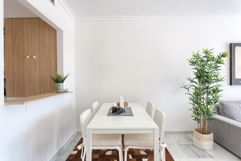 Senorio De Gonzaga Great 2 Bedroom With A Lovely Community Pool In The Heart Of Nueva Andalucia Apartment