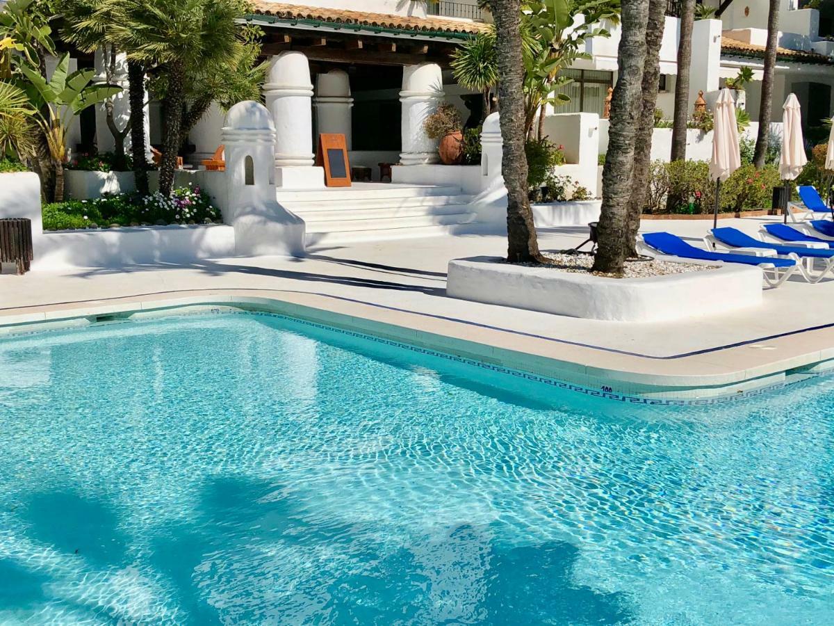 Luxury In La Isla, Walking Distance To Puerto Banus Marbella