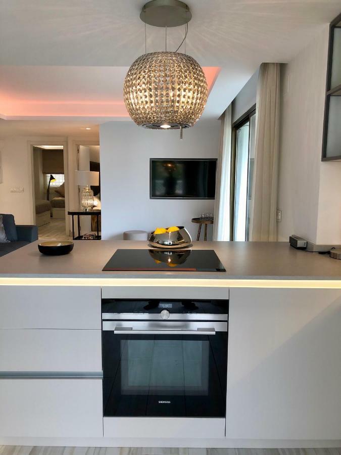 Luxury In La Isla, Walking Distance To Puerto Banus Marbella