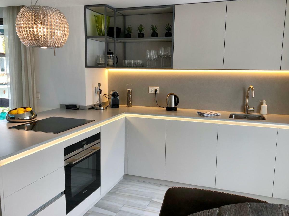 Luxury In La Isla, Walking Distance To Puerto Banus Marbella