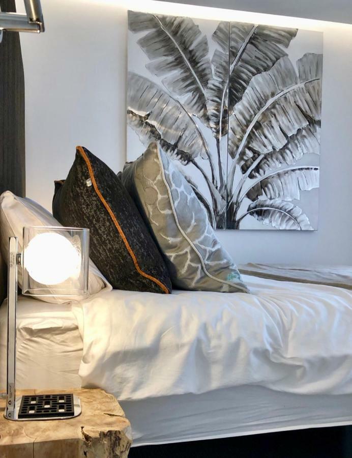 Luxury In La Isla, Walking Distance To Puerto Banus Marbella